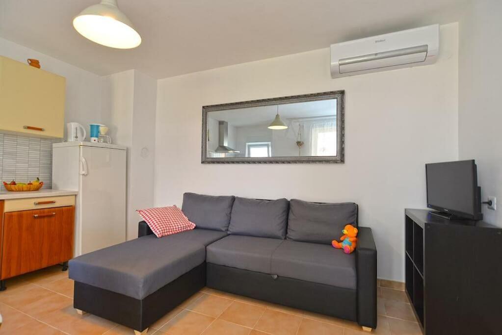 Ground Floor - Friendly In The Garden + Free Parking Apartment Poreč