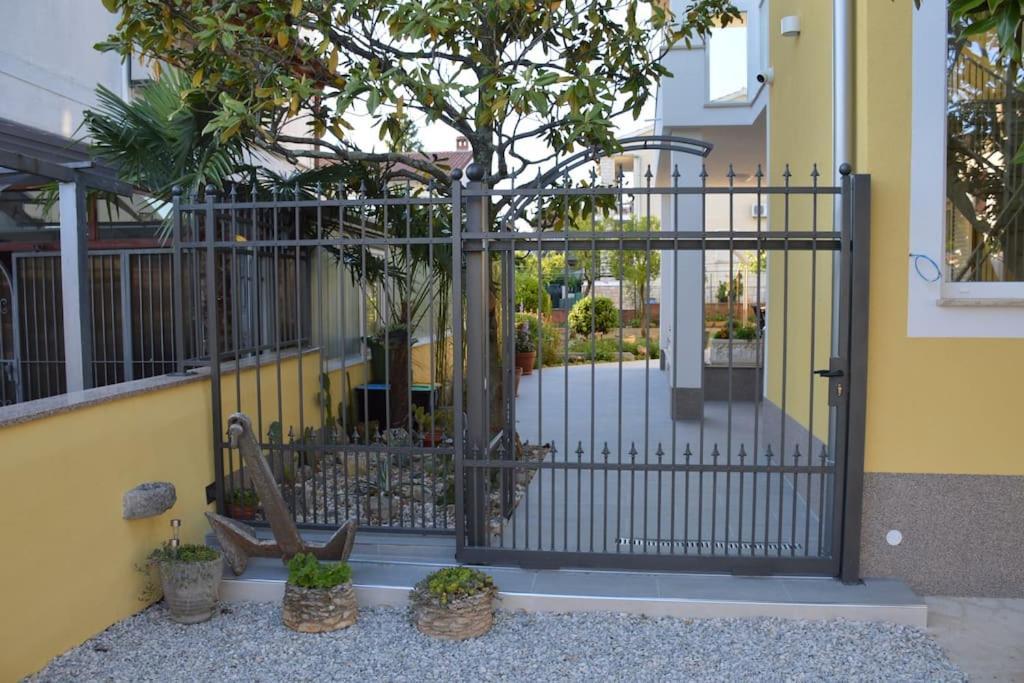 Ground Floor - Friendly In The Garden + Free Parking * Poreč