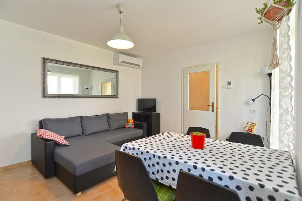 Ground Floor - Friendly In The Garden + Free Parking Apartment Poreč